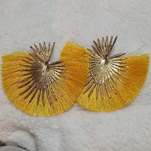 Fashion Jewelry Jewelry - Fashion Jewelry Gold and Yellow Statement Earrings